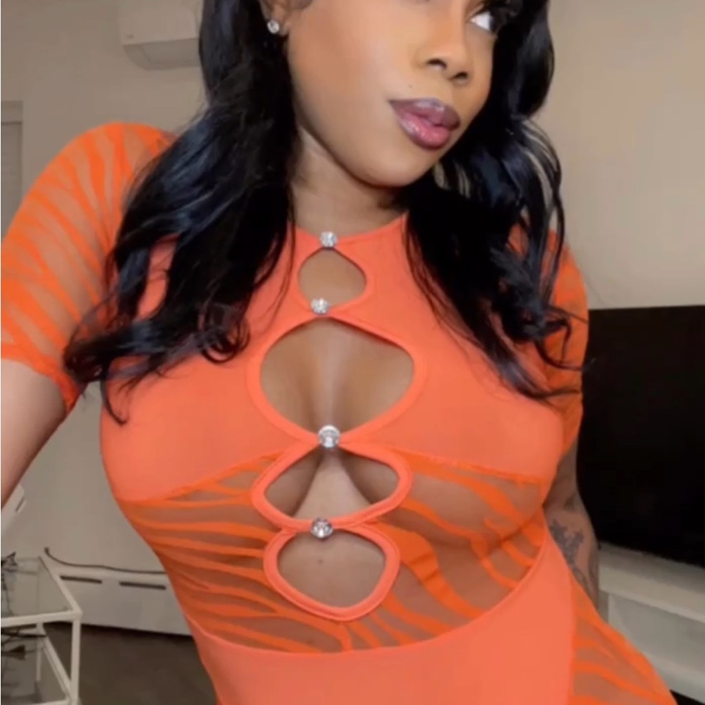 Posh by V Orange Cut-Out Short Sleeve Dress - Picture 4 of 8